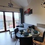Karpatia Krystallos Z Balkonem I Widokiem Na Gory דירה